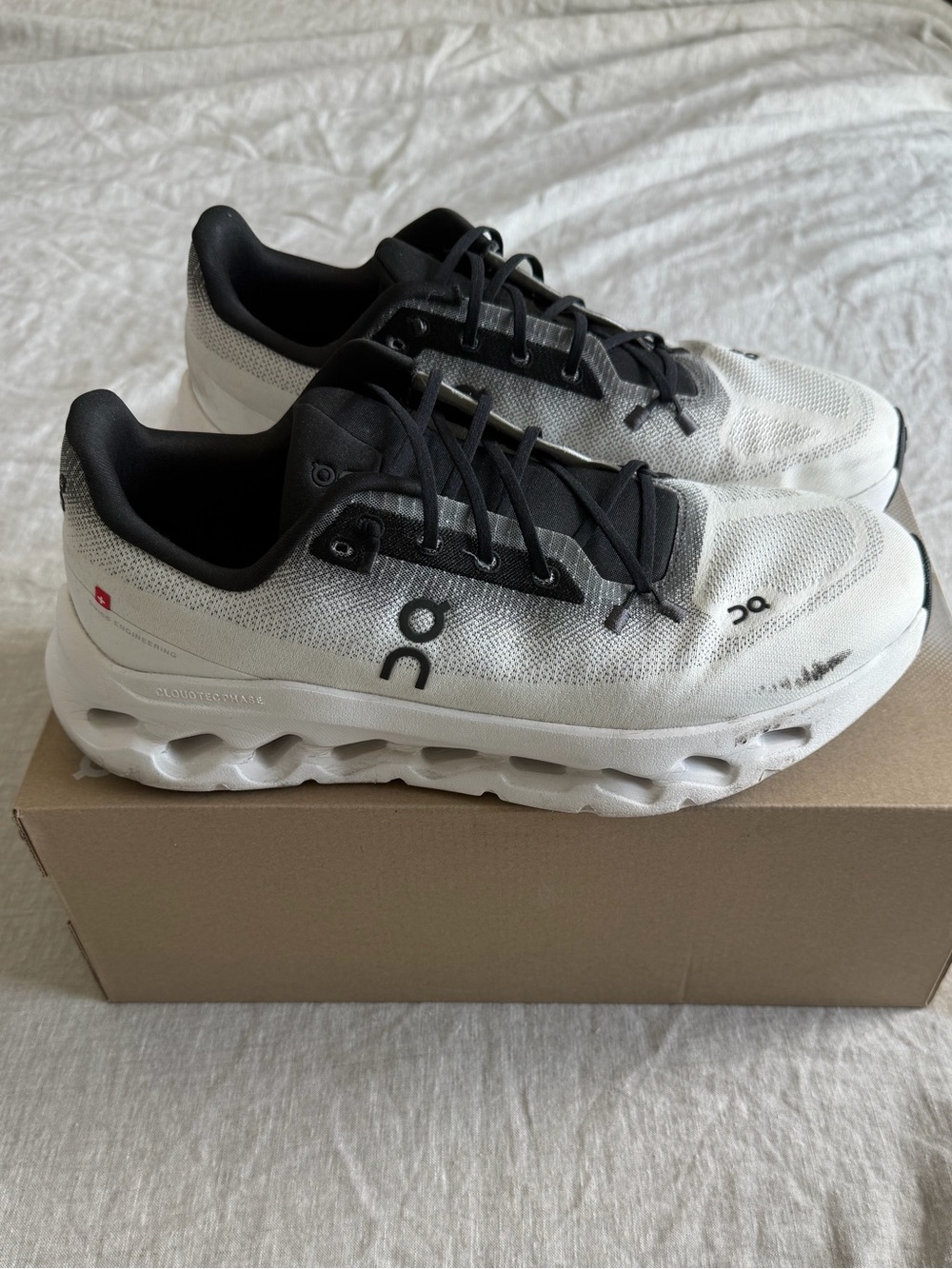 On Cloudtilt Shoes - Picture 3 of 5